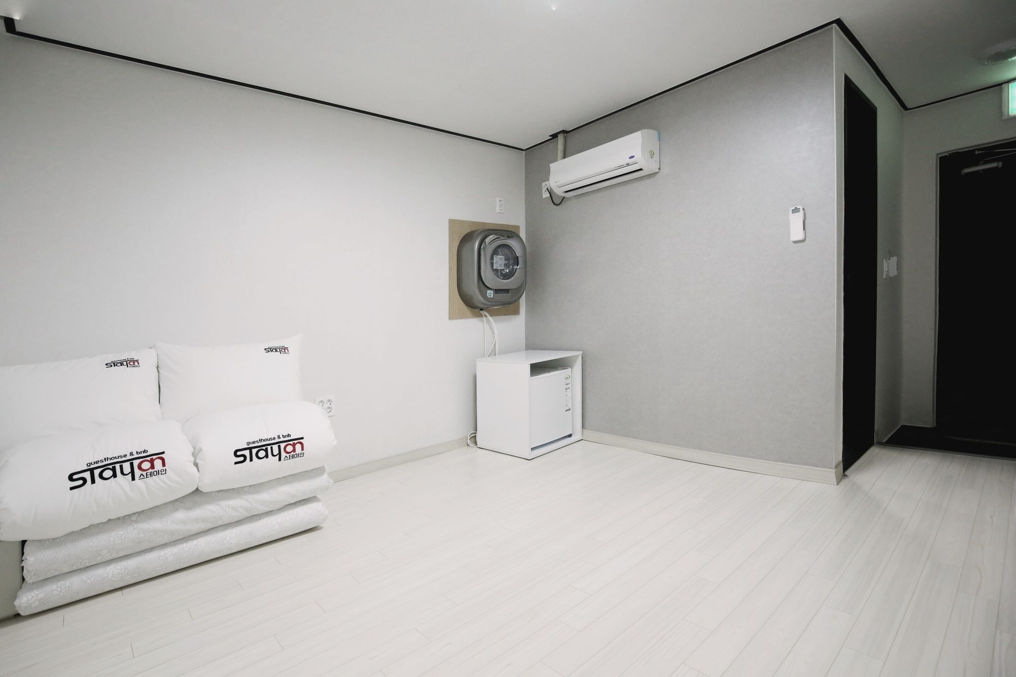 Stayan Guesthouse And Bnb Busan Extérieur photo