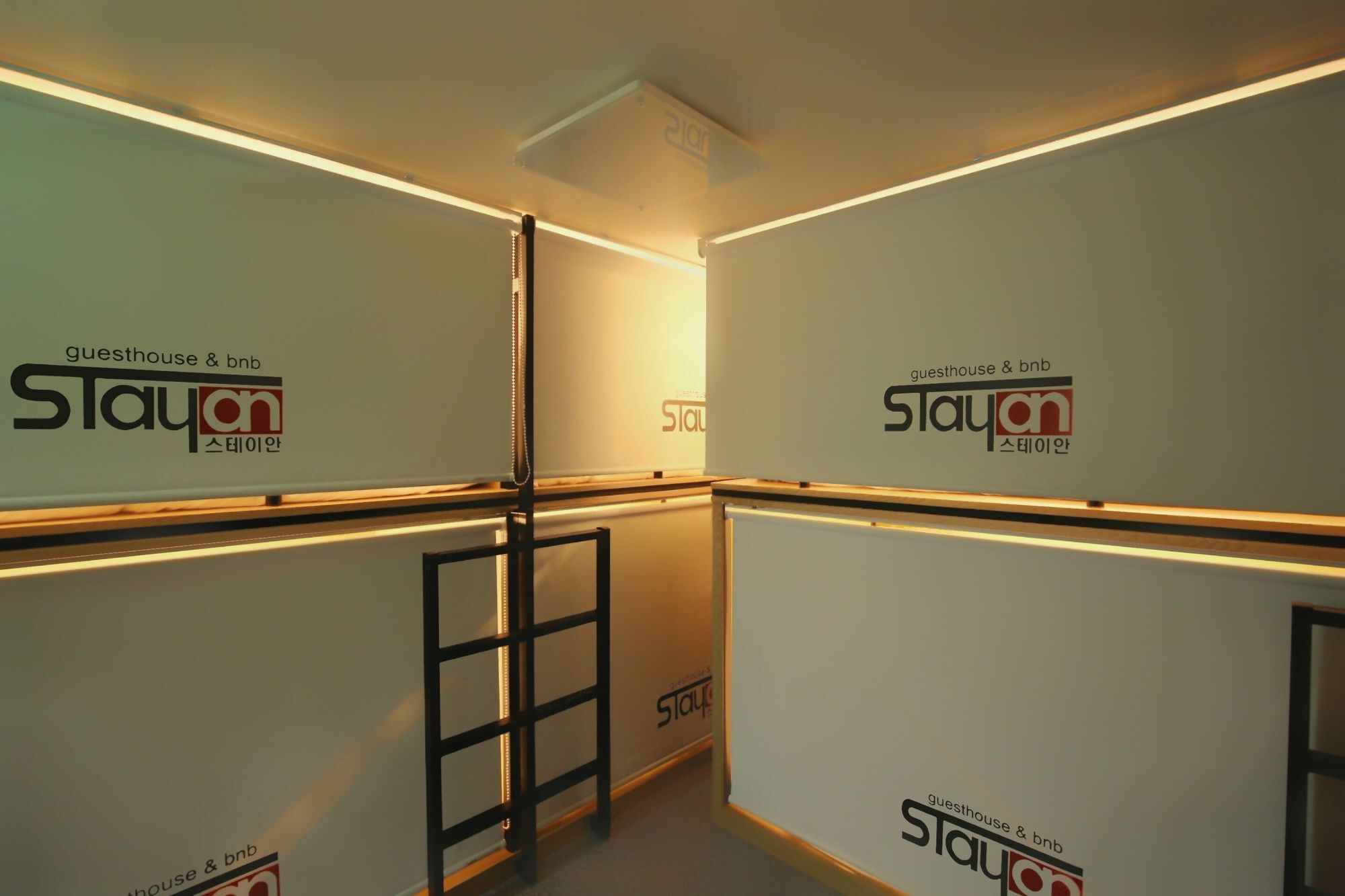Stayan Guesthouse And Bnb Busan Extérieur photo